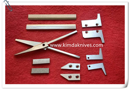 Disposable mask machine knives